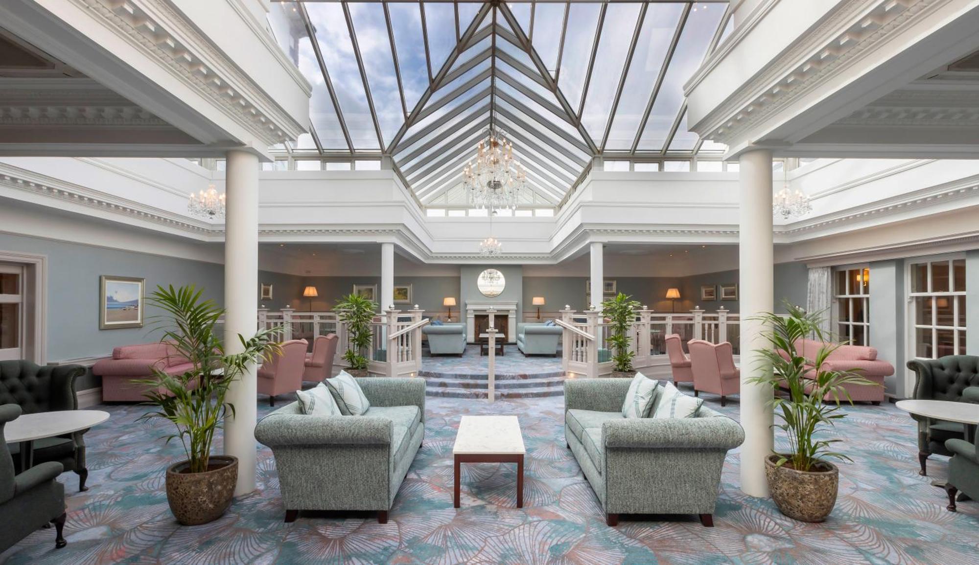 Slieve Russell Hotel แบลลีคอนเนลล์ ภายนอก รูปภาพ